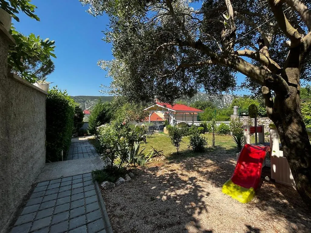 Holiday Home Adricon Grižane